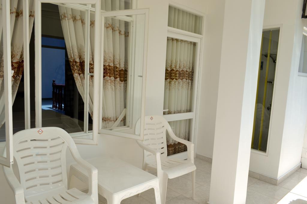 Di Sicuro Tourist Inn Hikkaduwa Exterior photo