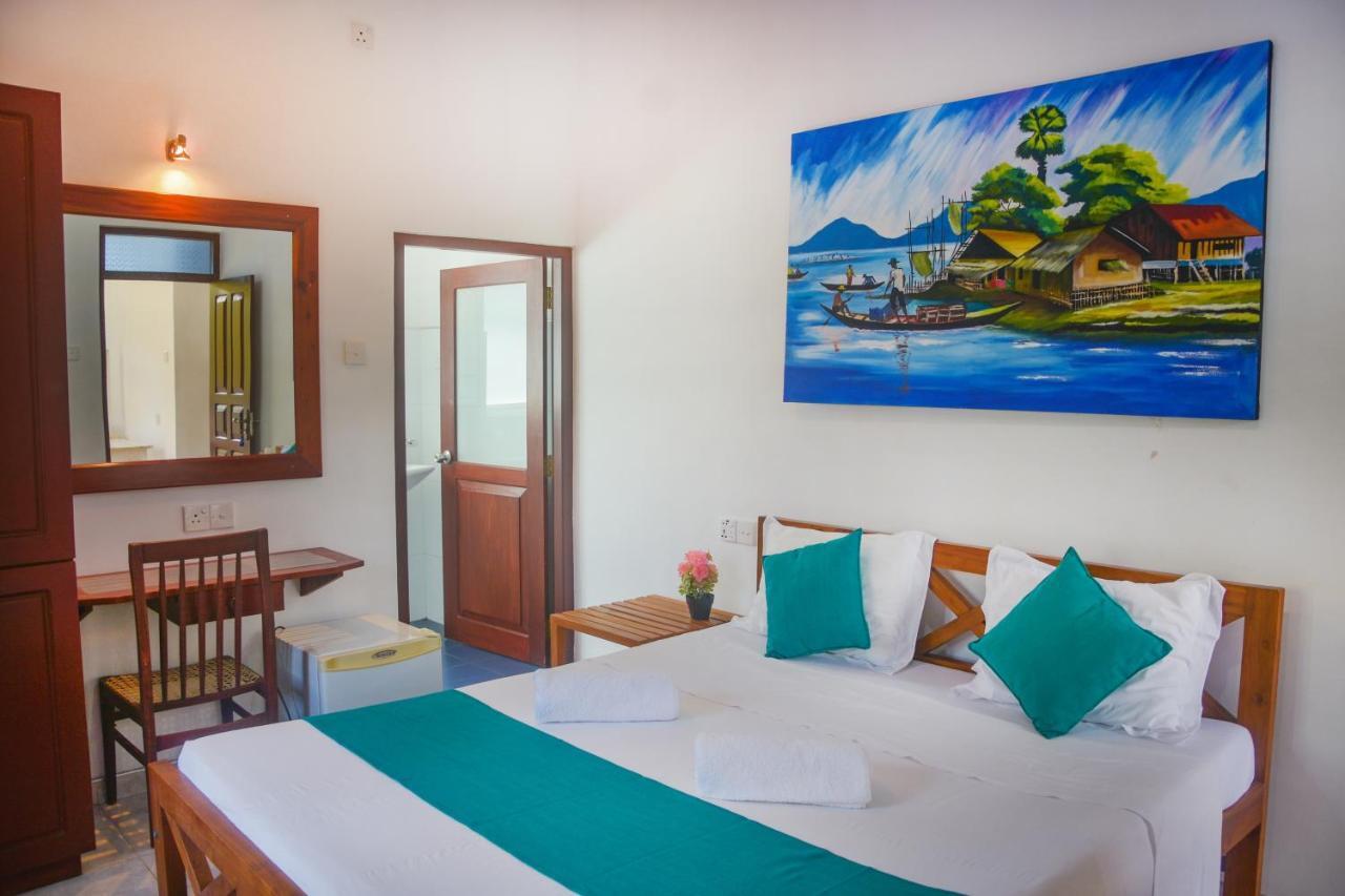 Di Sicuro Tourist Inn Hikkaduwa Exterior photo